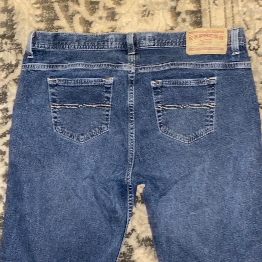 Express jeans , in great condition . Low rise comfortable fit , flared . 2000’s